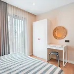 Local House 3*