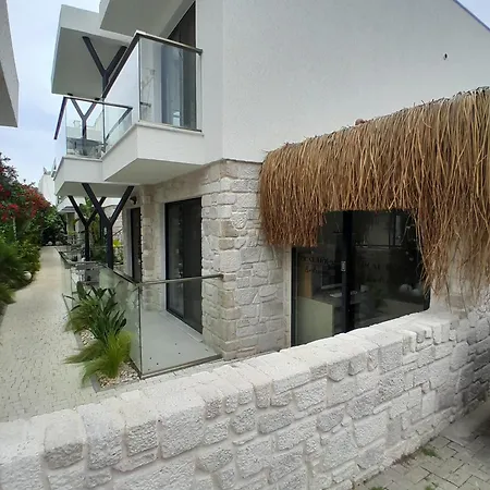 Local House Apart Otel