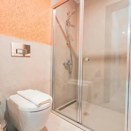 Local House 3* בודרום