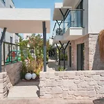 Local House 公寓式酒店 3*
