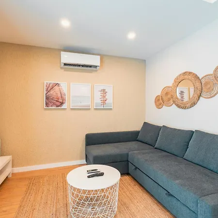 Apartahotel Local House 3*