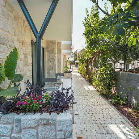 Local House Apart Otel 3*